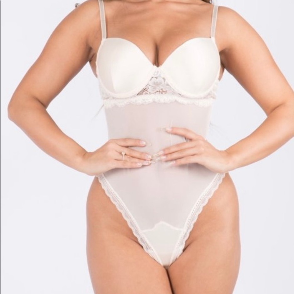 Cosmo Style Champagne Teddy XL-COLOR IS OFF WHITE.